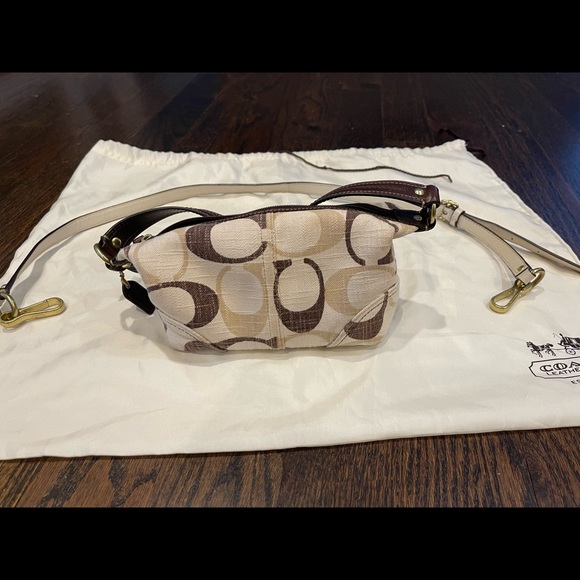 Coach purse/handbag with shoulder strap and carrying bag - Picture 3 of 6